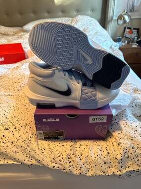 Nike LeBron Witness 8 'UNC' White University Blue FB2239-100